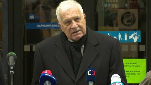 Pieta před Hlávkovou kolejí