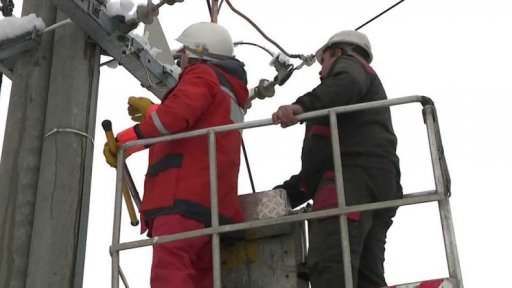 Bez elektřiny kvůli přívalům sněhu