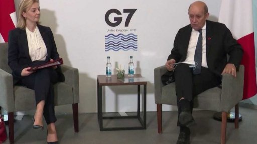 Britové a rybářské licence