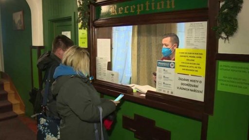 Testování cizinců před vstupem do země