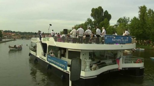 Plujeme s Národním