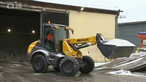 Sníh komplikoval dopravu