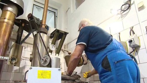 Za kořalku z palíren si zákazníci připlatí