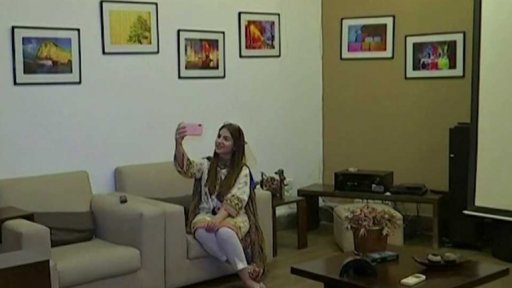 19letá dívka spojila znepřátelené státy