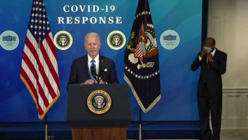 Frontální útok na koronavirus podle Joea Bidena + rozhovor s J. Benešem