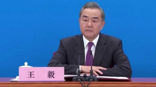 Evropské sankce proti Číně + rozhovor s F. Šebokem