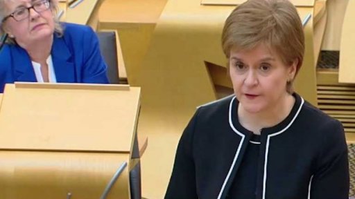 Nicola Sturgeon usiluje o nezávislost Skotska