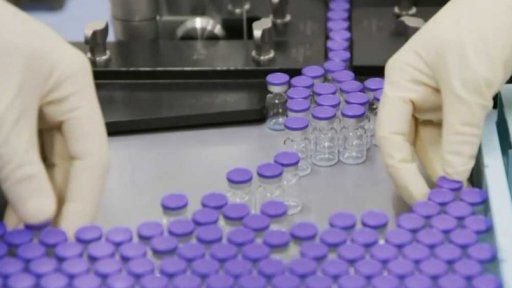 EMA nadále doporučuje vakcínu AstraZeneca + rozhovor s A. Chmelařem