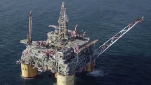 Zlomový rozsudek: Shell musí snížit emise + rozhovor s P. Zahradníkem