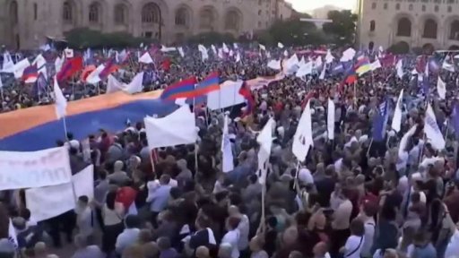 Arménie: neklid se z bojišť přenesl do politiky