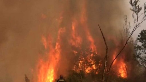 V Řecku už týden zuří rozsáhlé požáry + rozhovor s J. Karfíkem