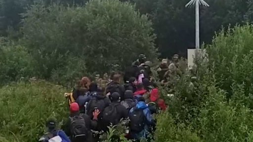 Bělorusko dál posílá do EU migranty