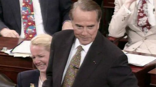 Zemřel vlivný republikán Bob Dole