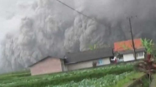 Výbuch sopky na indonéském ostrově Jáva