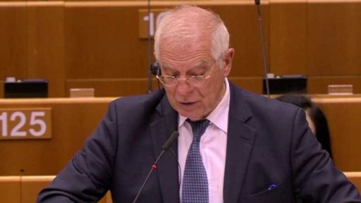 Šíření dezinformací o koronaviru + rozhovor s F. Vrabelem