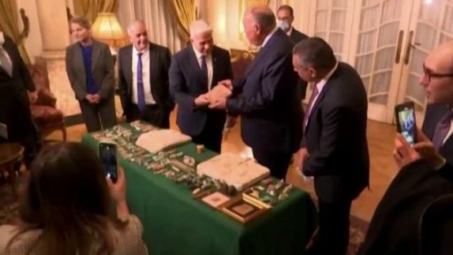 Izrael předal Egyptu zabavené sošky + rozhovor s M. Bártou