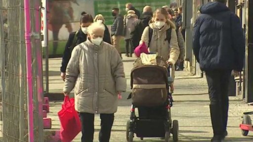 Co přinese Česku prodloužení nouzového stavu