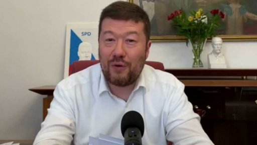 Tomio Okamura se omluvil serveru HlídacíPes.org