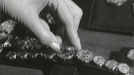 Šperky od Dalího na výstavě v Madridu (1972)