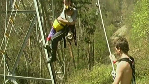 Turisté uvězněni na sedačkách lanovky (2001)