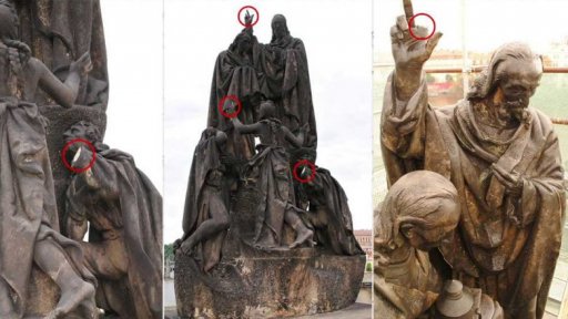 Opravené sousoší na Karlově mostě