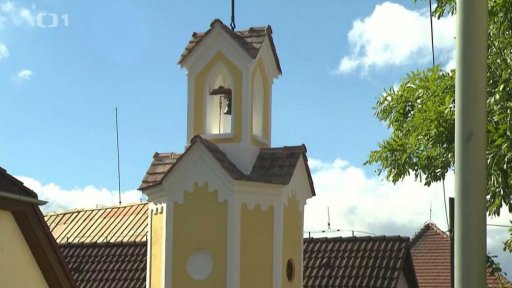 Obnovená zvonička Sobín