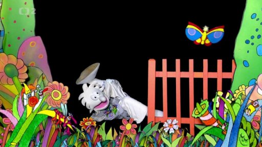 Pip se zamotal při cvičení jógy.