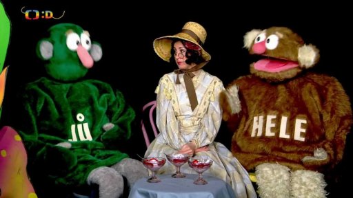 Teta Pipeta s Jůheláky vzpomíná u zmrzlinového poháru.