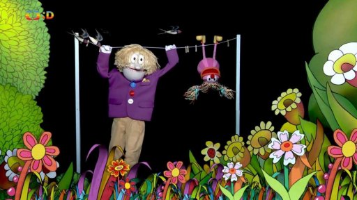 Při sušení na šňůře Hary vypráví Fámule o tom, jak v Africe učil hi-hyenu mufovitou