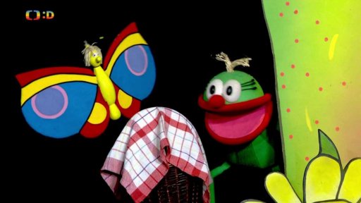 Pip je smutný, že se mu neurodily švestky, Muf mu jich košík tajně přinese.