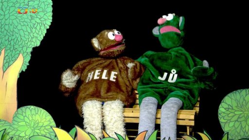 Jůheláci se snaží rozveselit zamračený mrak.