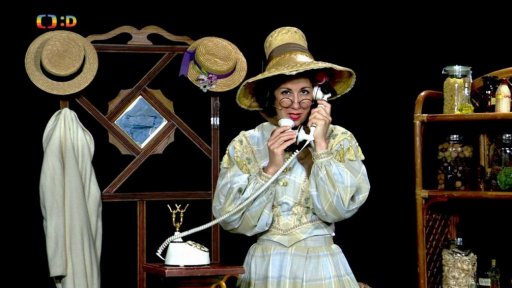 Muf se snaží koupit si tetu Pipetu kytkou.