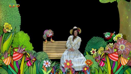 Teta Pipeta přinese Mufovi s Fámulou největší poklad - cukrlata.