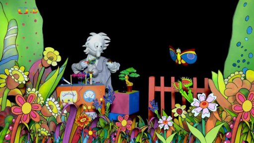 Pip s Otylkou učí zdravit květiny pomocí kouzelné esence.