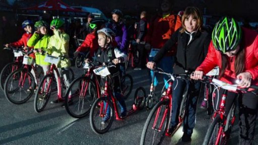 Noční koloběžkování