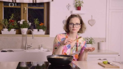 Mrkvové špagety s arašídovou omáčkou a krůtím masem