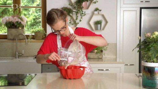 Jahodová želé bábovka - 2. část