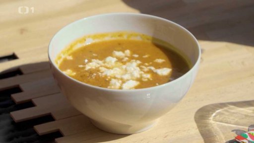 Polévka z červené čočky