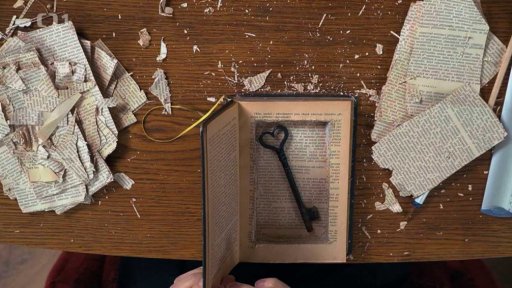 Krabička s tajnou přihrádkou z knihy