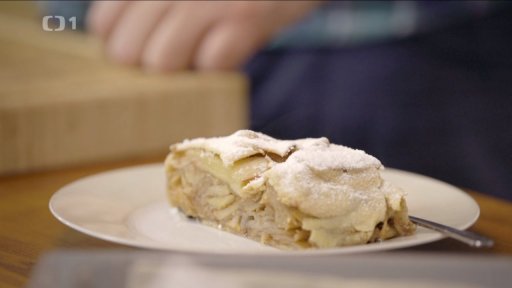 Tažený závin s jablky a ořechy