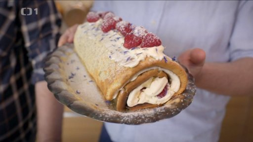 Maková roláda s limetkou a malinami