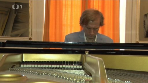 Klavírista Ivo Kahánek