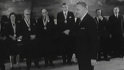 Předseda FNS na Staroměstské radnici a na pražských stavbách