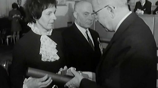 Státní vyznamenání předním pracovníkům a kolektivům