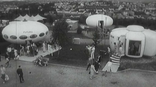 Domy z plastických materiálů na výstavě IkA 71