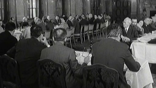 Ze zasedání ústřední volební komise Národní fronty