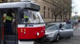 Střety aut s vozy MHD