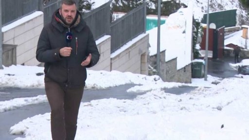 Sníh v Istanbulu i Athénách