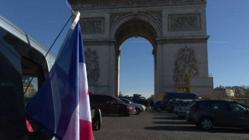 Protesty proti opatřením ve Francii