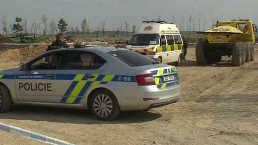 Tragická nehoda při závodech nákladních vozů